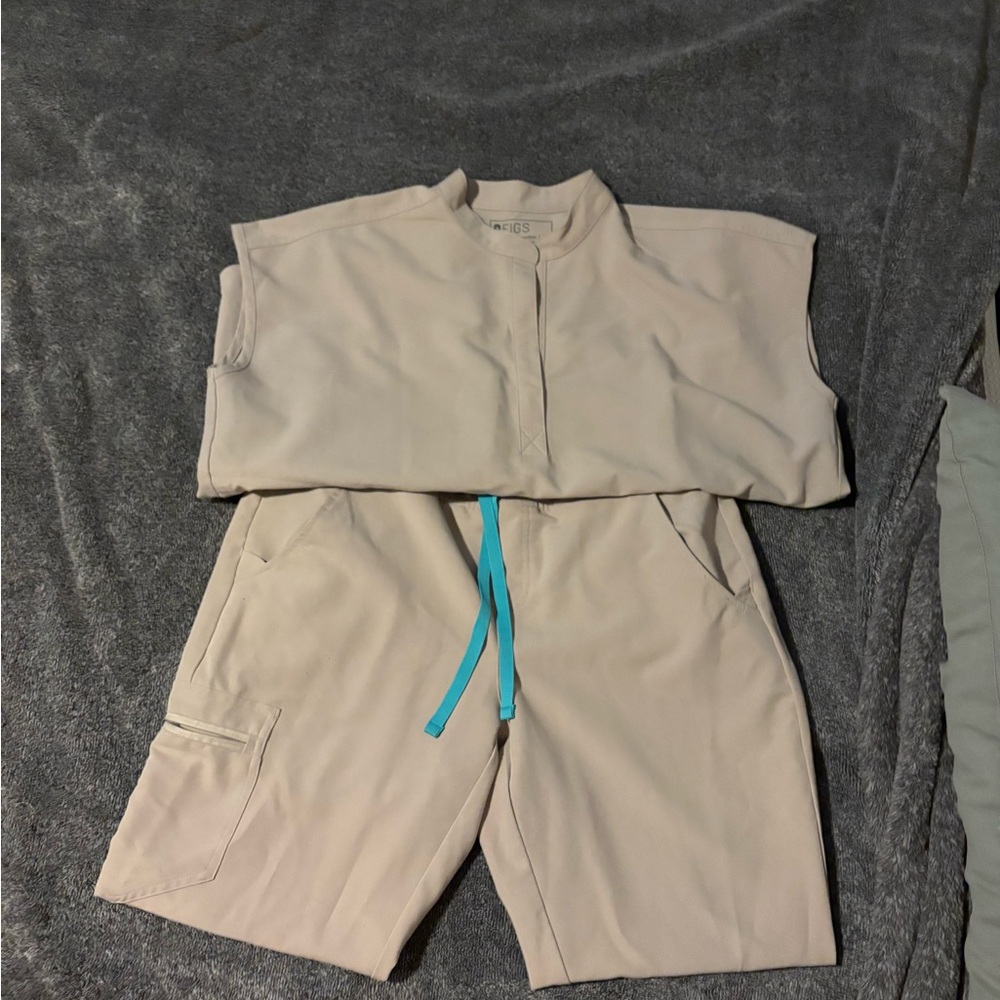 Figs Beige Scrub Set with Teal Drawstring